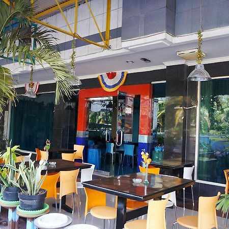 Hotel Duta Palembang Exteriör bild