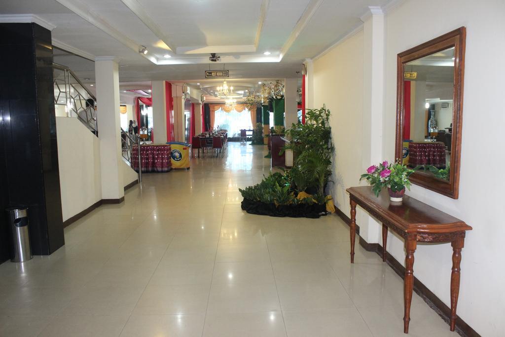 Hotel Duta Palembang Exteriör bild
