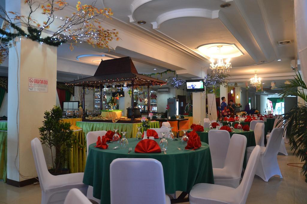 Hotel Duta Palembang Exteriör bild